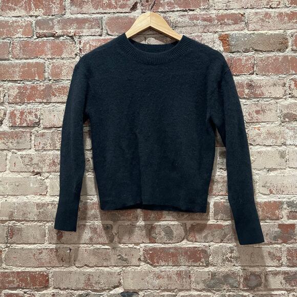 Banana Republic 100% Cashmere Black Sweater Size Small - Picture 2 of 5